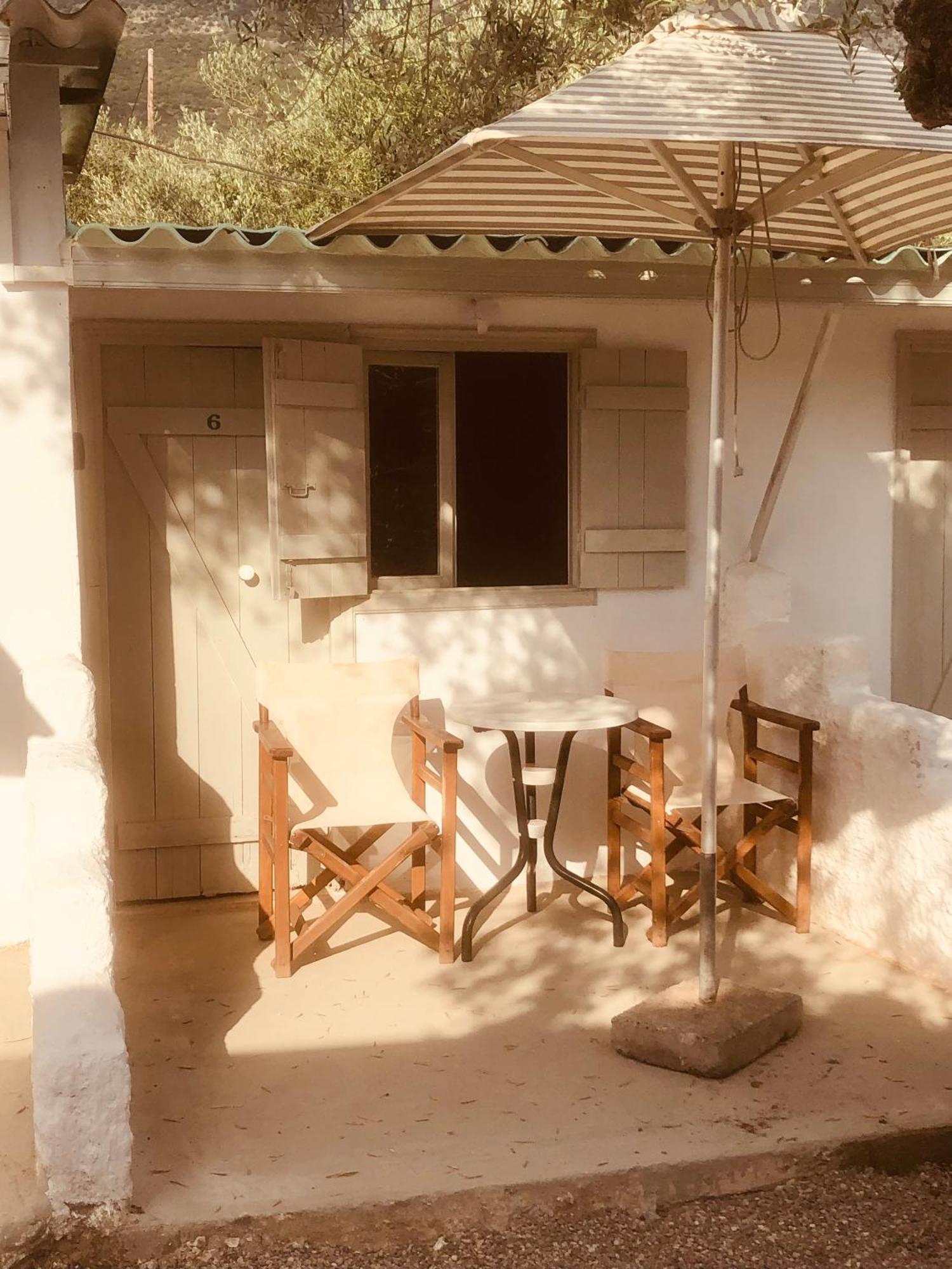 Barreira Beachfront Rooms 6 Calamata Exterior foto